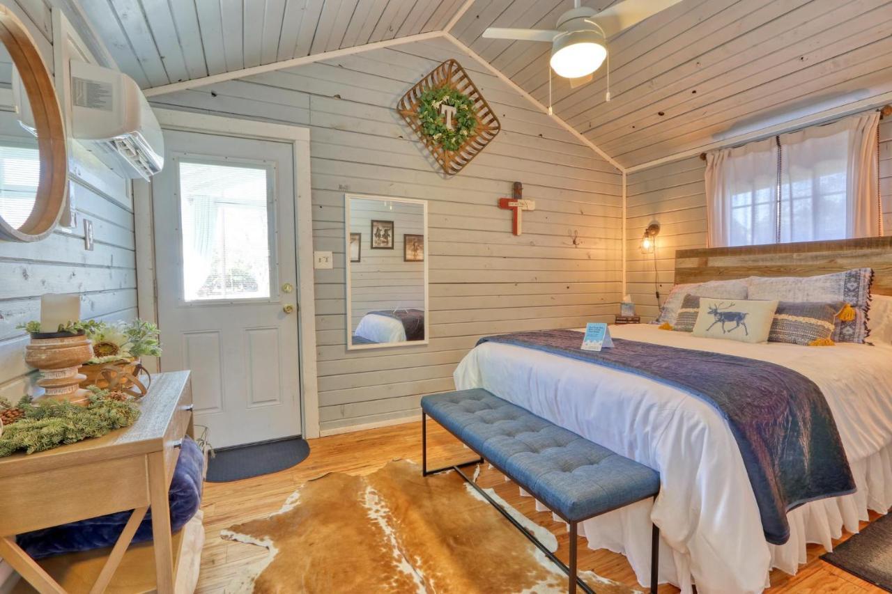 Creekside Cabins - The Texan Вімберлі Екстер'єр фото